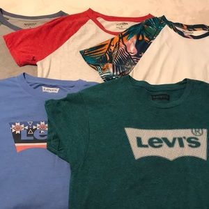 2 Levi’s and 3 Arizona men’s shirt all for $16